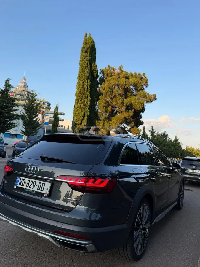نمای دیگر آئودی 2019