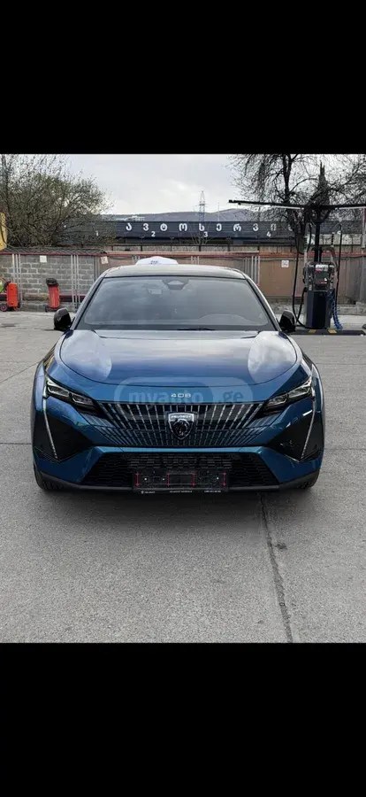 نمای دیگر پژو GT 2024