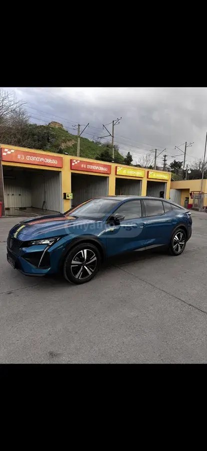 نمای دیگر پژو GT 2024