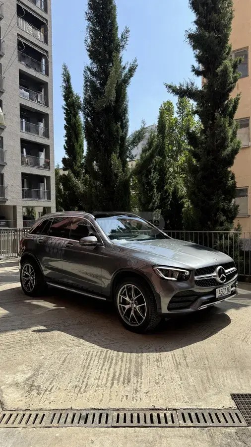 مرسدس بنز پایه GLC 300 4 در تمام چرخ محرک 2020