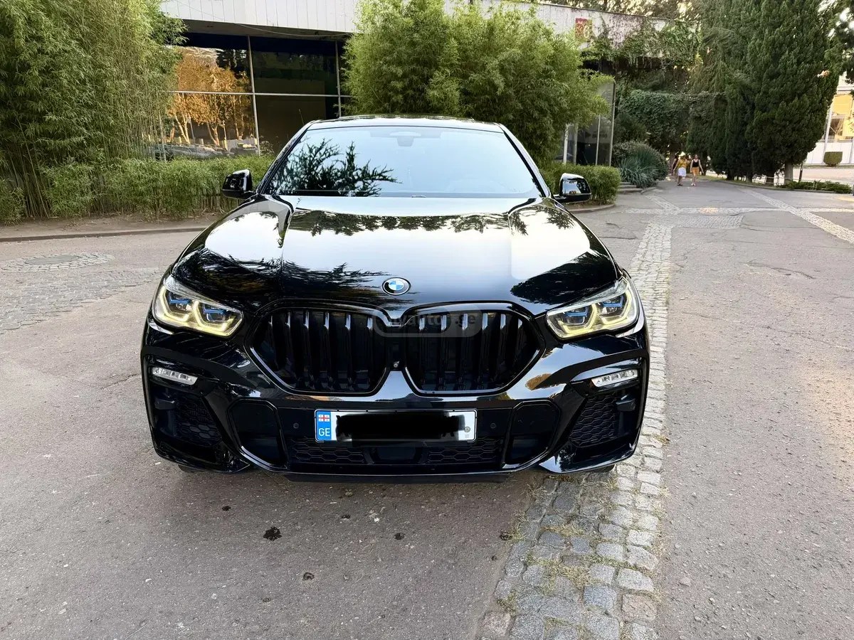 نمای دیگر بی ام و M50i 4dr تمام چرخ محرک اسپرت 2020