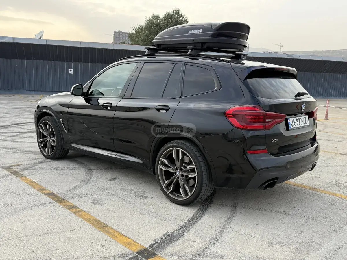 نمای دیگر بی ام و M40i 4dr تمام چرخ محرک اسپرت 2018