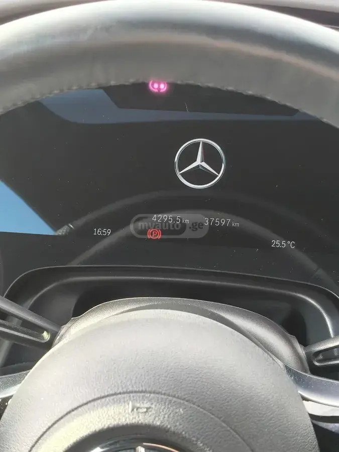 نمای دیگر مرسدس بنز AMG 43 2023
