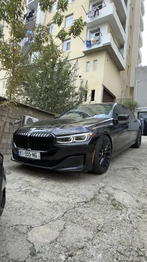 نمای دیگر بی ام و i xDrive 4 در تمام چرخ محرک S 2020
