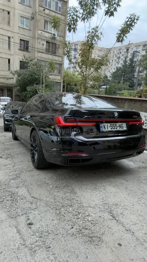نمای دیگر بی ام و i xDrive 4 در تمام چرخ محرک S 2020