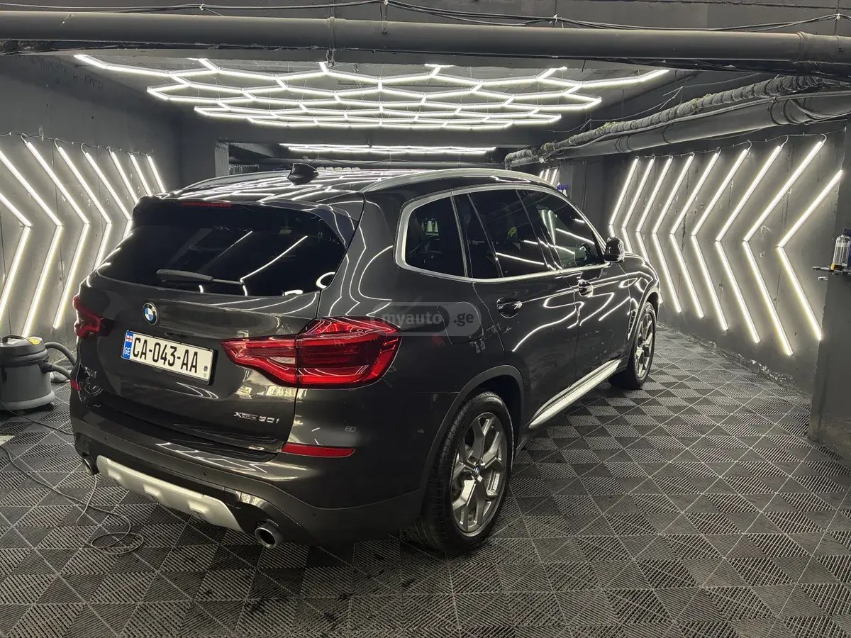نمای دیگر بی ام و xDrive30i 4dr چهار چرخ محرک 2021