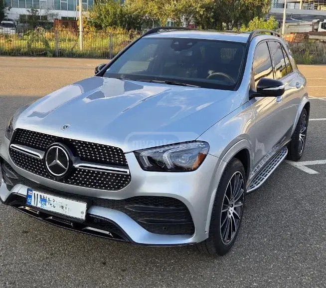 نمای دیگر مرسدس بنز بیس GLE 350 4dr 4x2 اسپرت Uti 2022