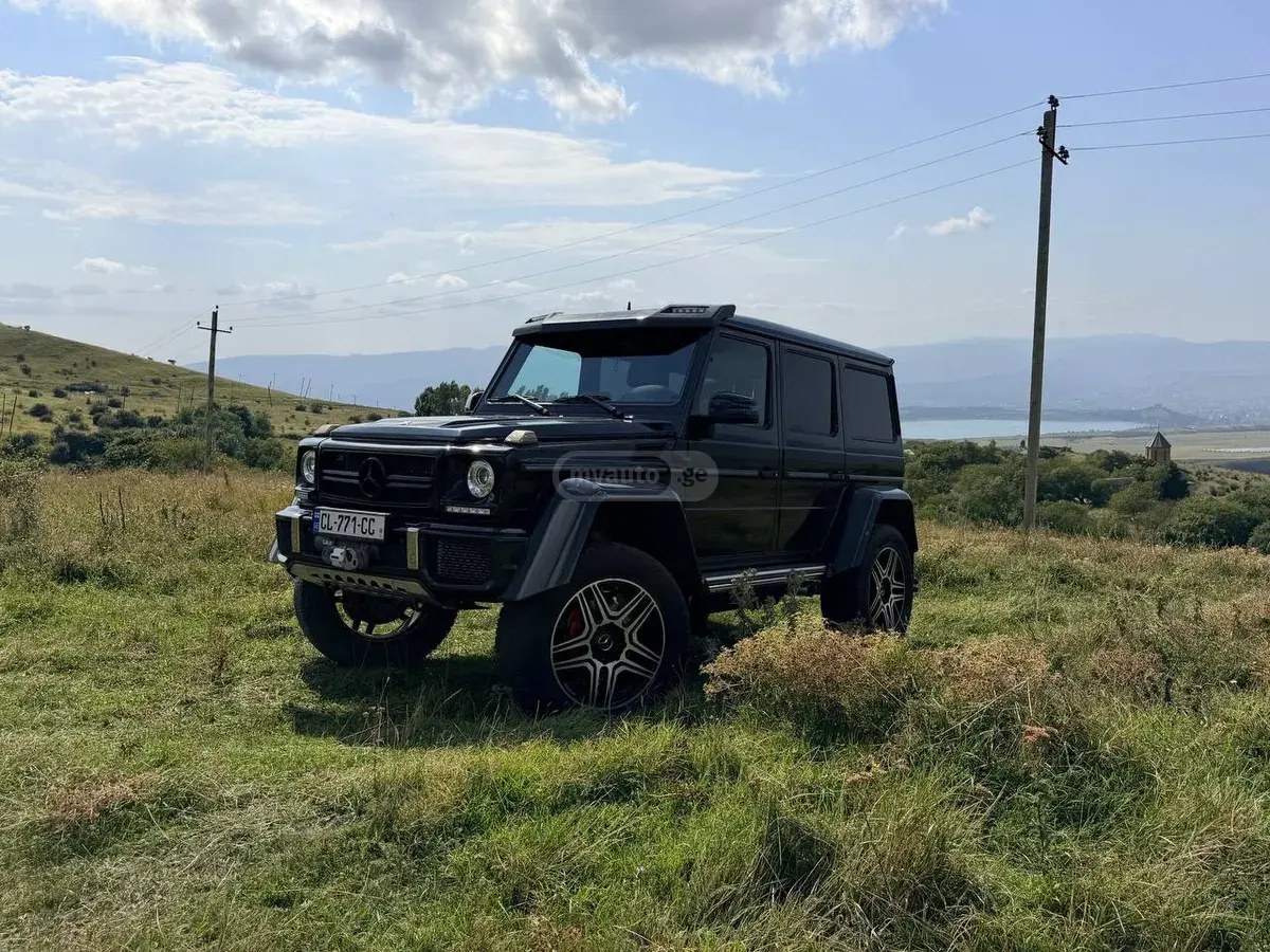 نمای دیگر مرسدس بنز 4x4² 4.0 V 2018