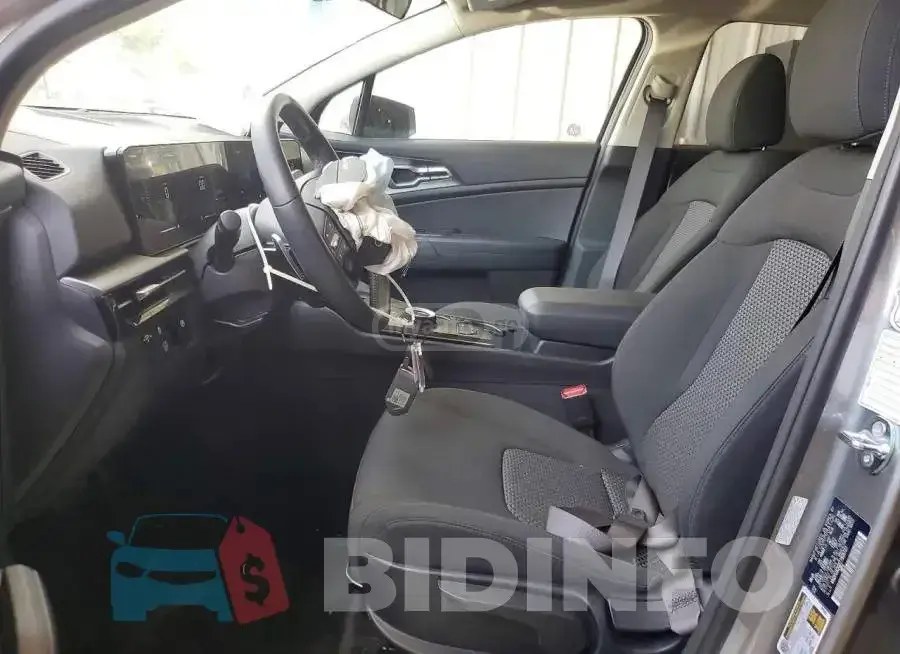 نمای دیگر کیا LX 2025
