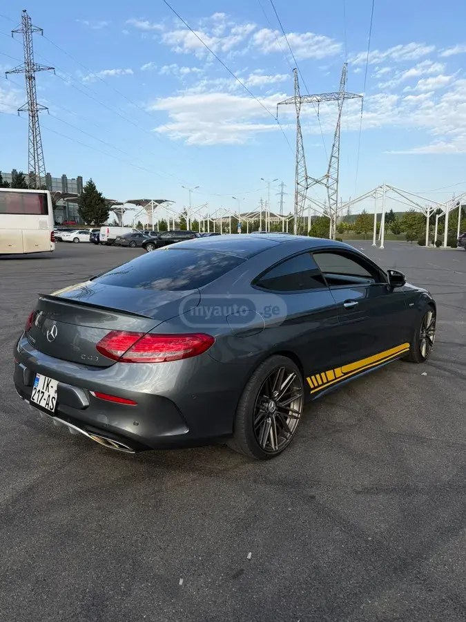 مرسدس بنز پایه AMG C 43 2 در تمام چرخ محرک 2017