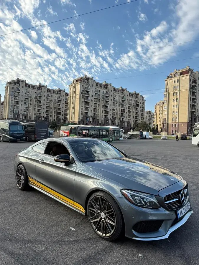 نمای دیگر مرسدس بنز پایه AMG C 43 2 در تمام چرخ محرک 2017