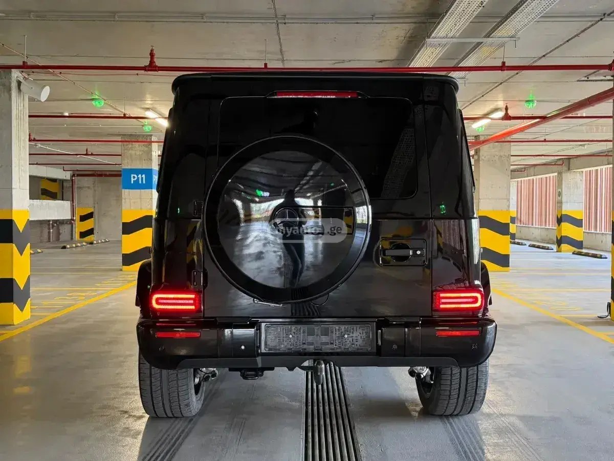 نمای دیگر مرسدس بنز بیس AMG G 63 4در تمام چرخ محرک 2022