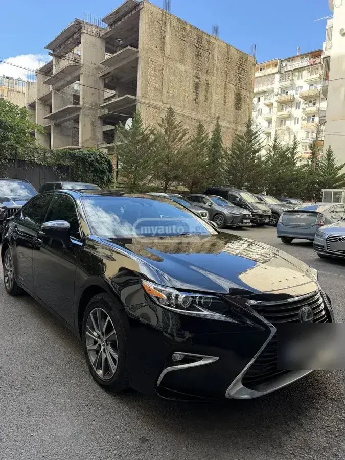 نمای دیگر لکسوس 2017