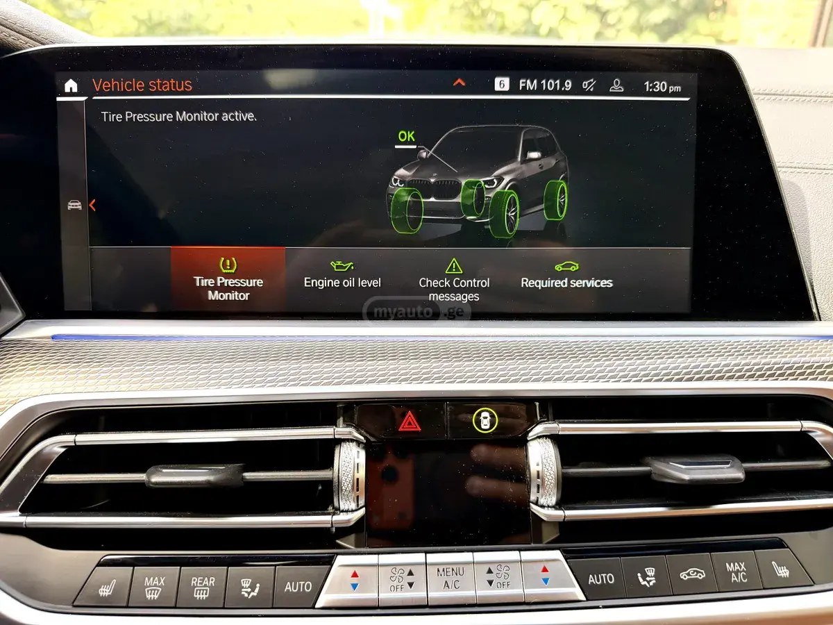 نمای دیگر بی ام و xDrive40i 4dr دیفرانسیل تمام 2023