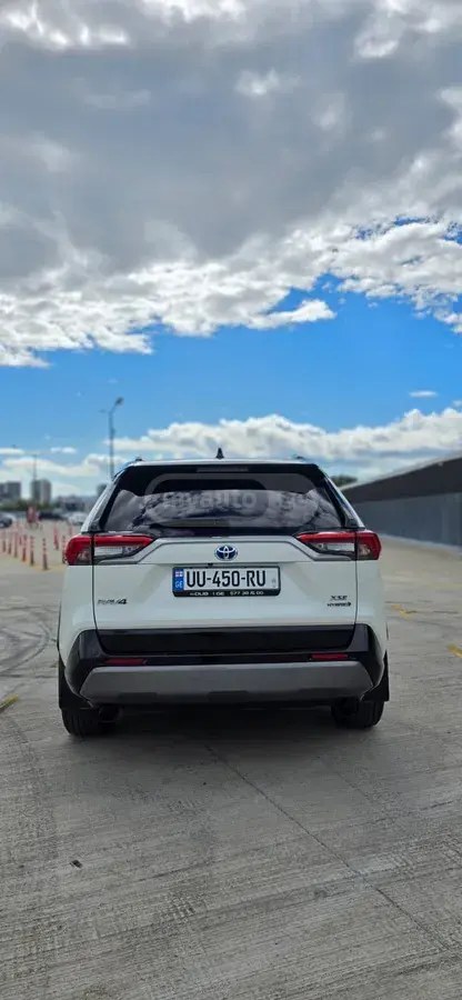 نمای دیگر تویوتا XSE 4 درب تمام چرخ محرک CVT 2020