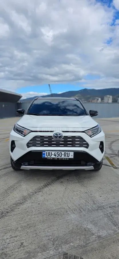 نمای دیگر تویوتا XSE 4 درب تمام چرخ محرک CVT 2020