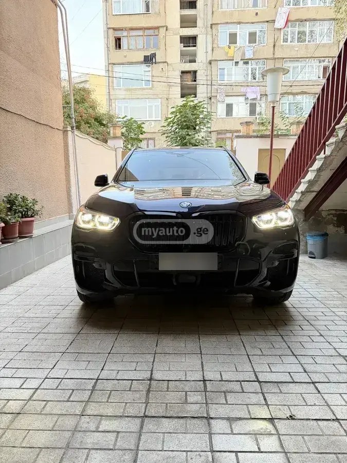 بی ام و 2023