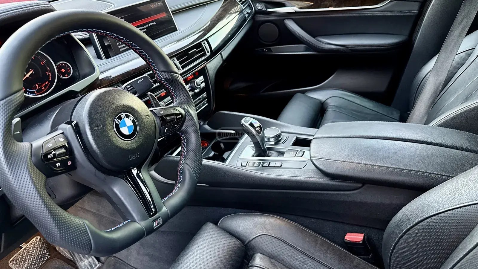 نمای دیگر بی ام و xDrive35i 4 در چهار چرخ محرک 2018