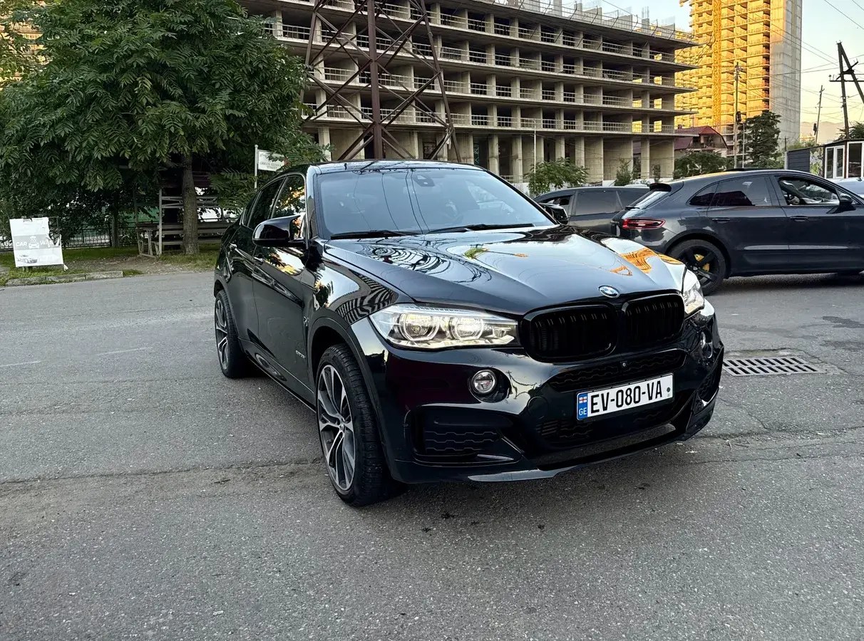 نمای دیگر بی ام و xDrive35i 4 در چهار چرخ محرک 2018