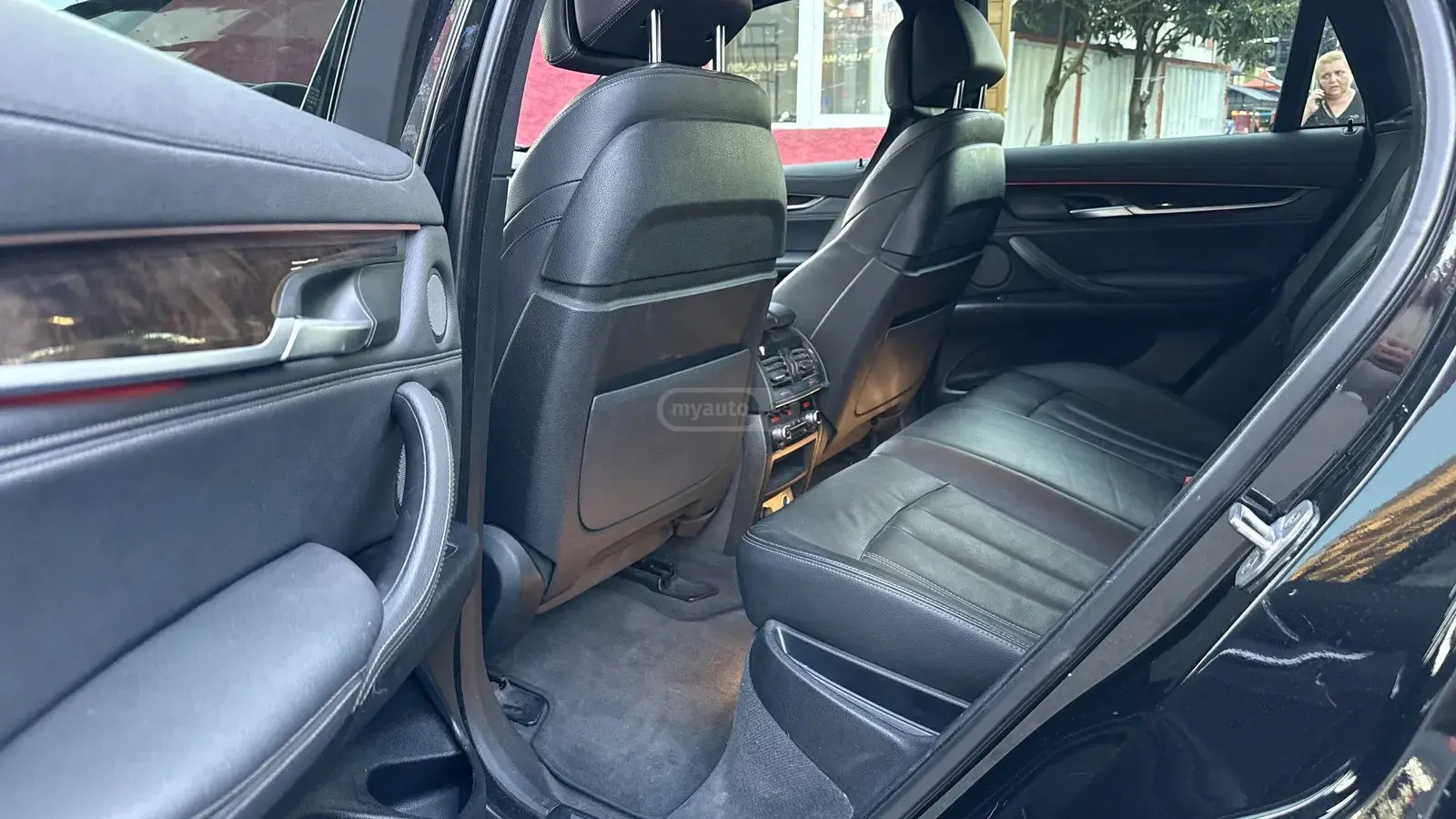 نمای دیگر بی ام و xDrive35i 4 در چهار چرخ محرک 2018