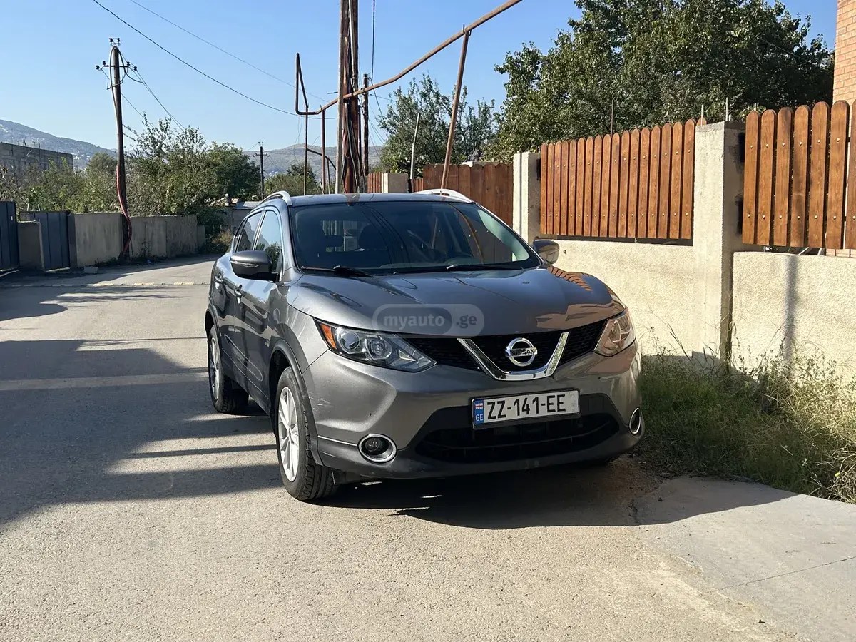 نیسان SV 4 در تمام‌چرخ محرک CVT 2017