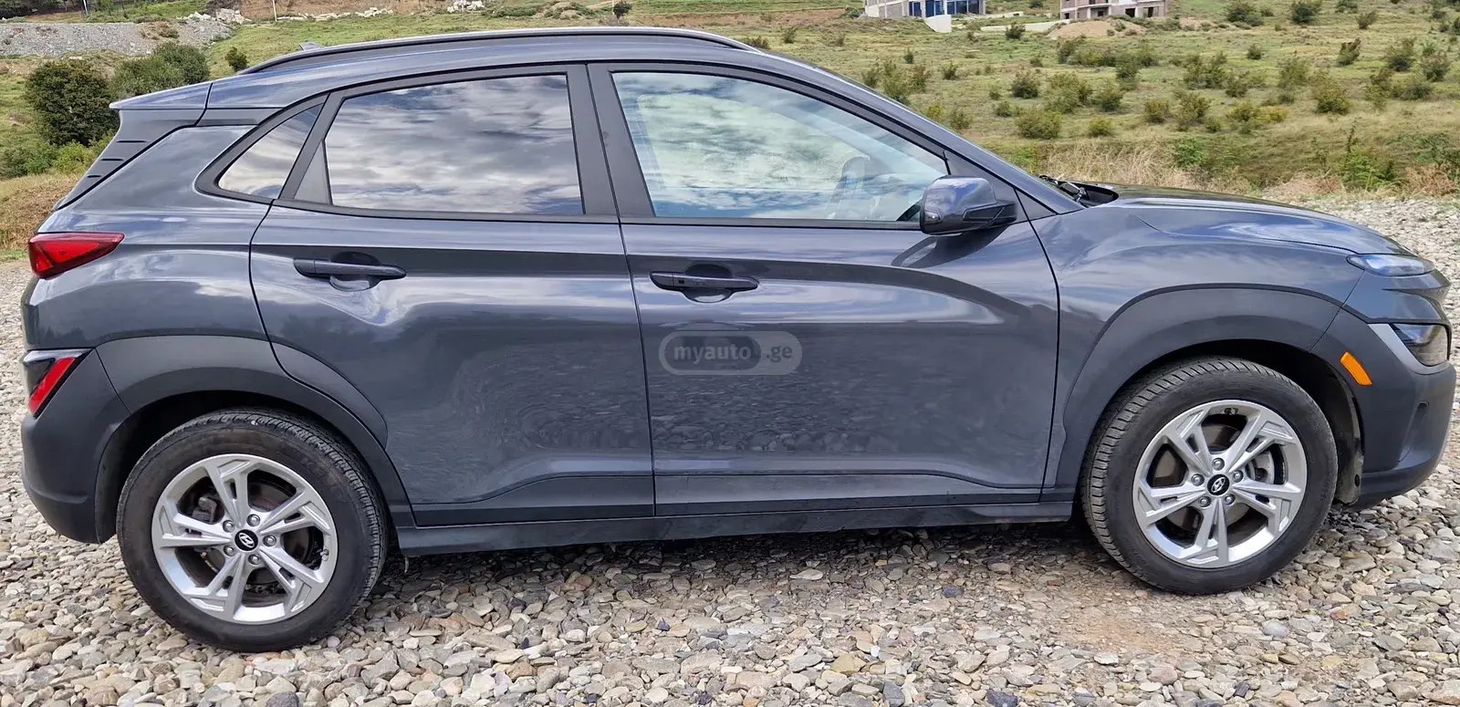 نمای دیگر هیوندای SEL 4 در تمام چرخ محرک CVT 2022