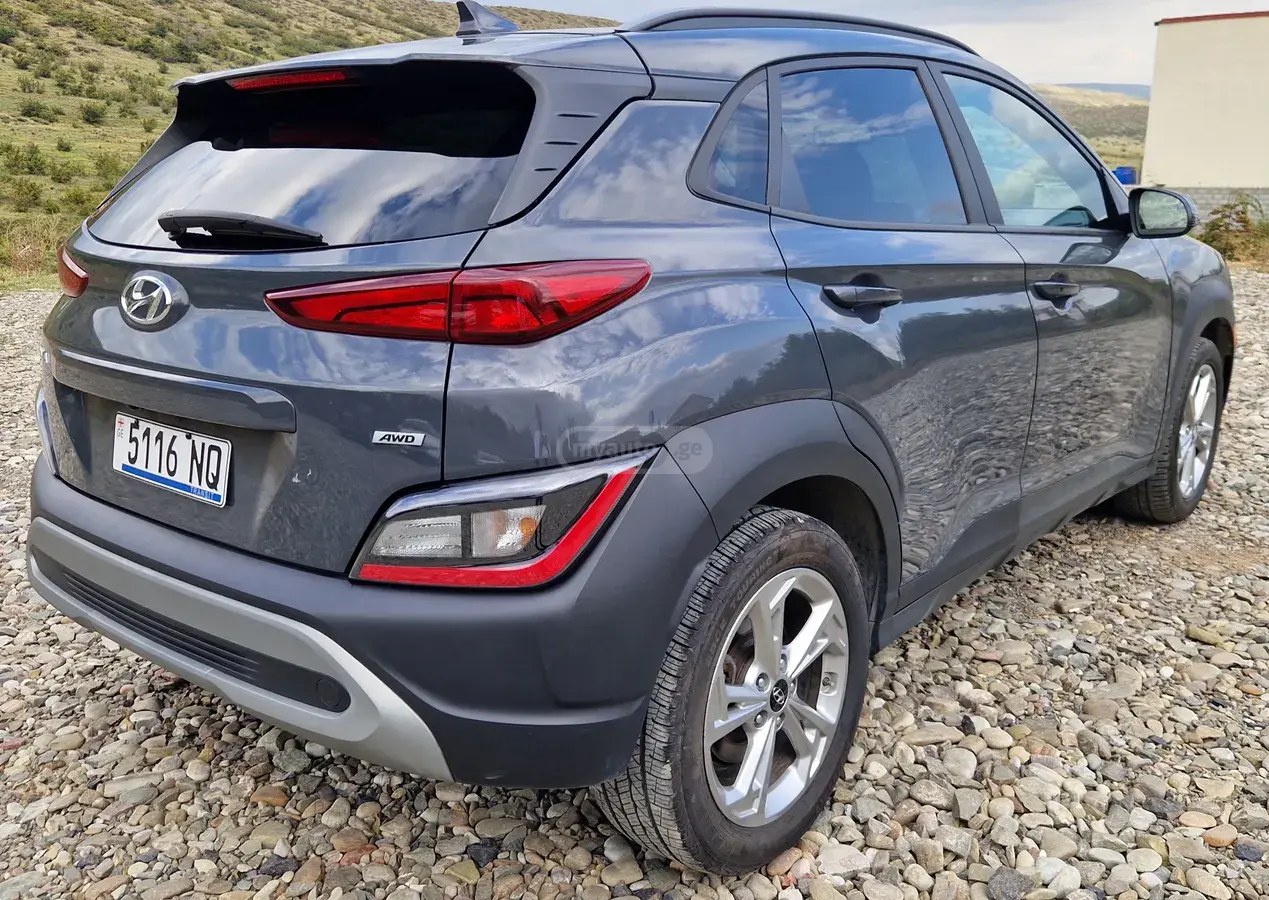 نمای دیگر هیوندای SEL 4 در تمام چرخ محرک CVT 2022