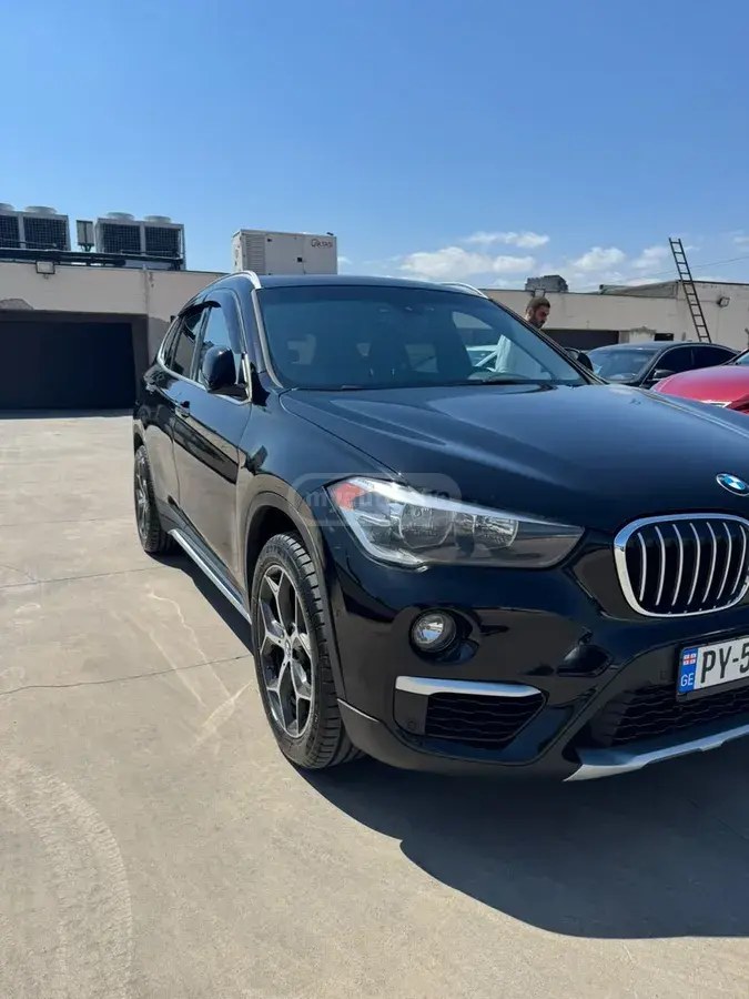 نمای دیگر بی ام و xDrive28i 4 در چهار چرخ محرک 2018