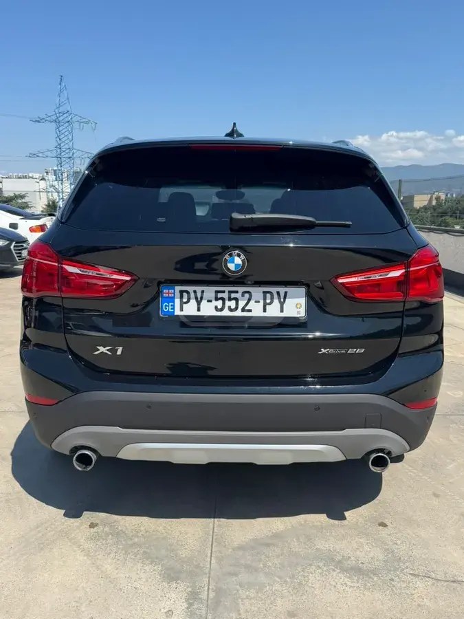 نمای دیگر بی ام و xDrive28i 4 در چهار چرخ محرک 2018