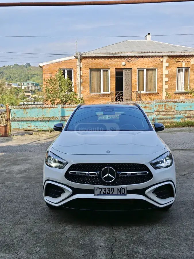 نمای دیگر مرسدس بنز AMG 2025