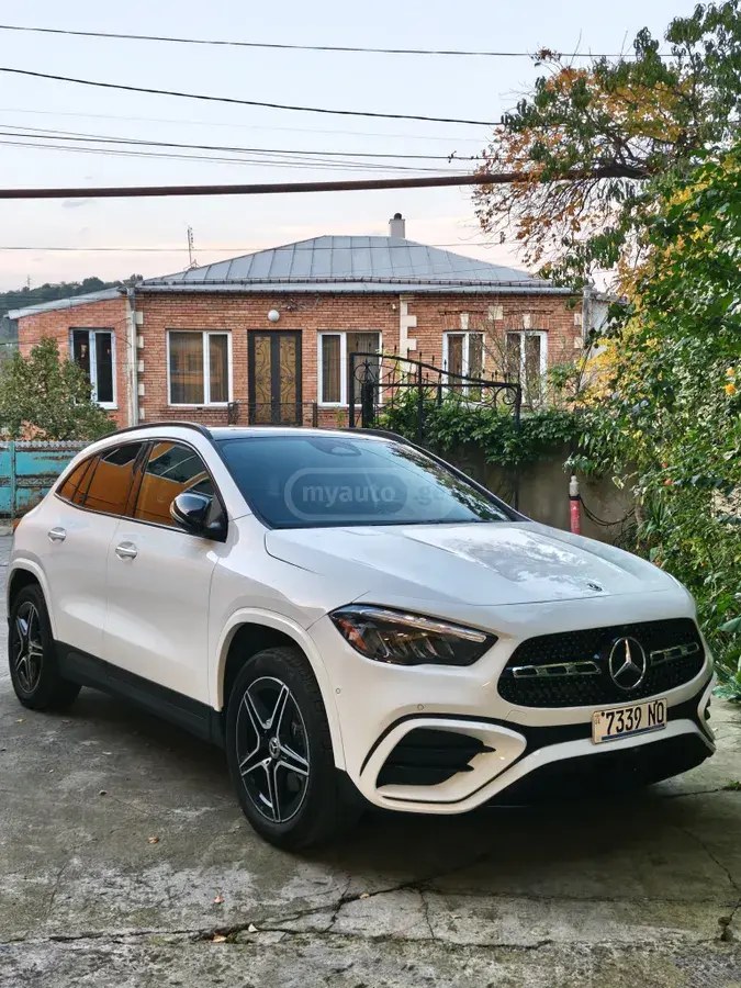نمای دیگر مرسدس بنز AMG 2025