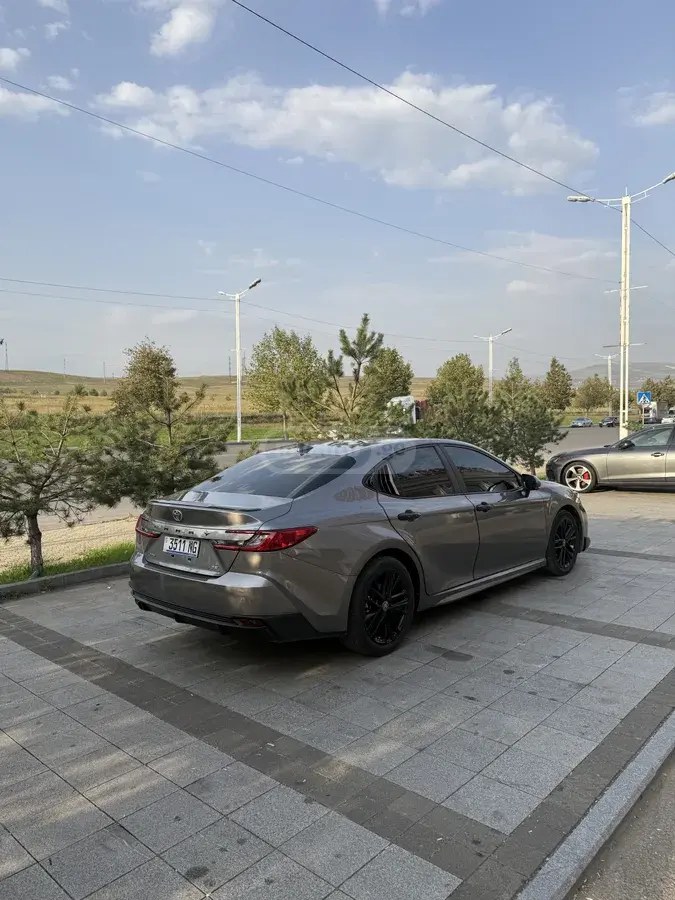 نمای دیگر تویوتا 2024