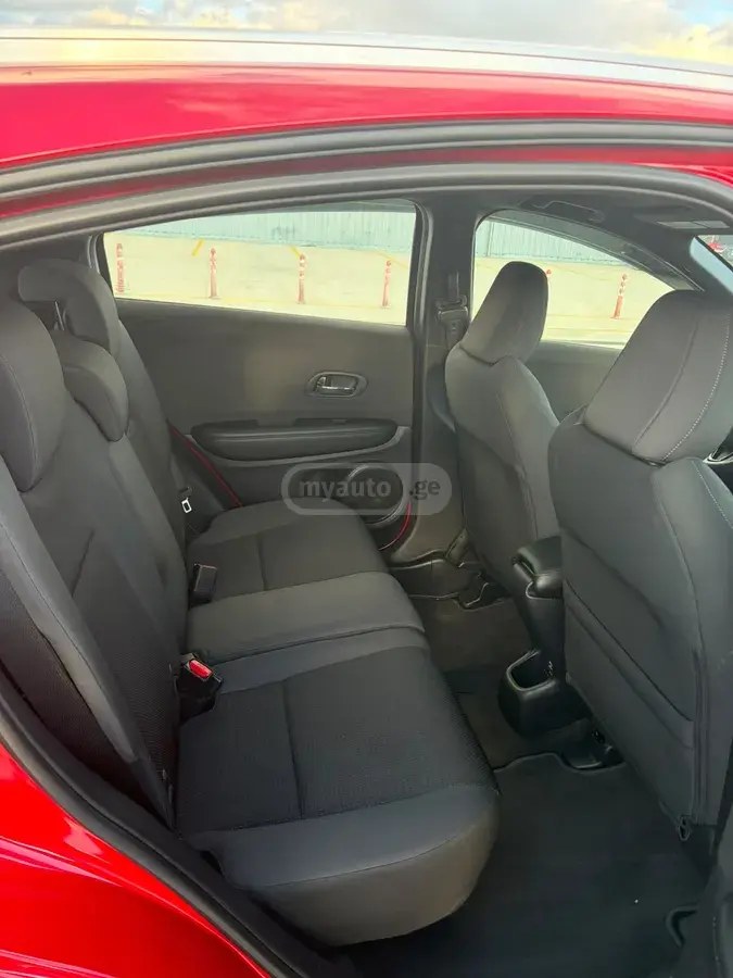 نمای دیگر هوندا اسپرت 4 در تمام چرخ محرک CVT 2019