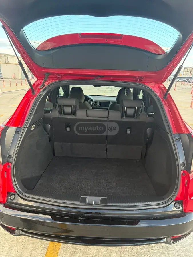 نمای دیگر هوندا اسپرت 4 در تمام چرخ محرک CVT 2019