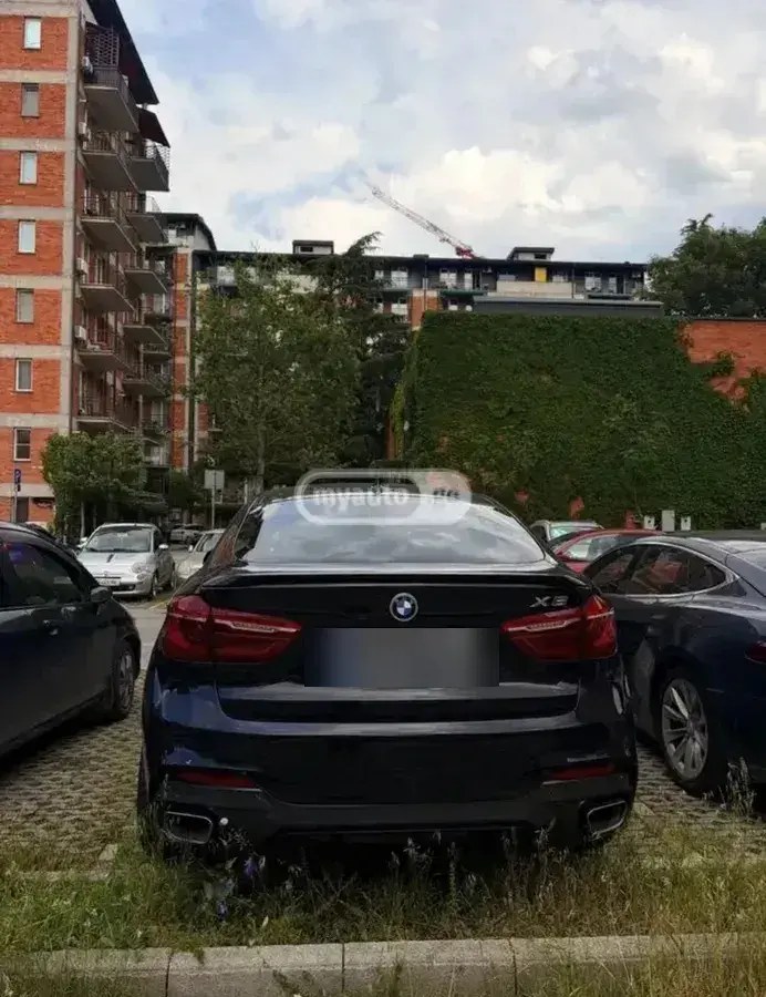 نمای دیگر بی ام و xDrive35i 4 در چهار چرخ محرک 2018