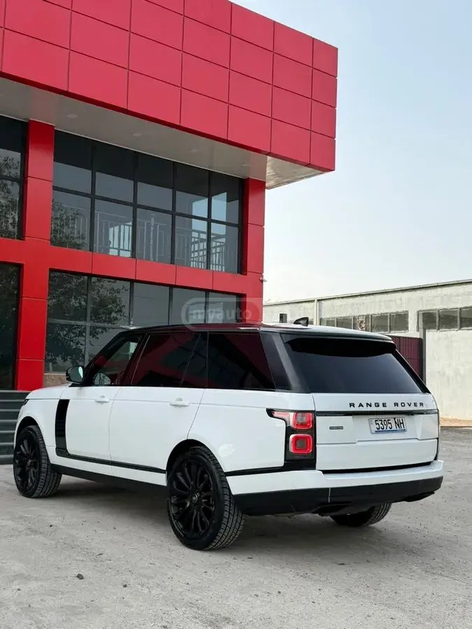 نمای دیگر لندروور 5.0L V8 سوپرشارژ SV اتوبی 2018