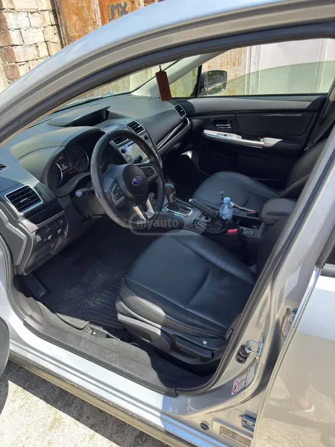 نمای دیگر سوبارو 2.0i لیمیتد 4 در چهار چرخ محرک 2017