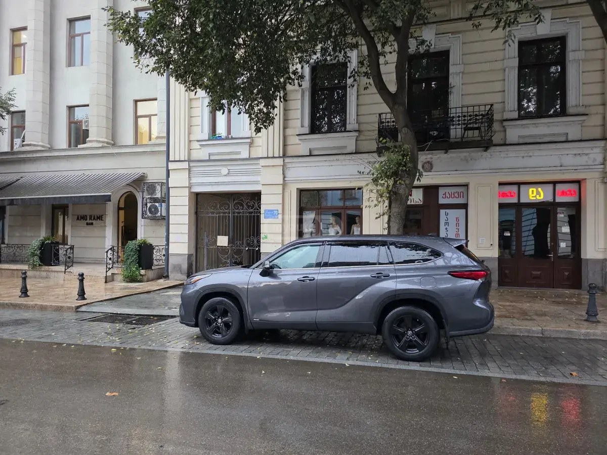تویوتا LE 4در چهار چرخ محرک CVT 2022