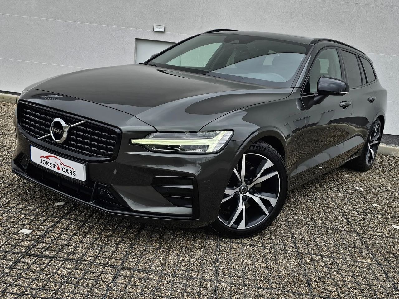 ولوو V60 B3 B DKG آر دیزاین