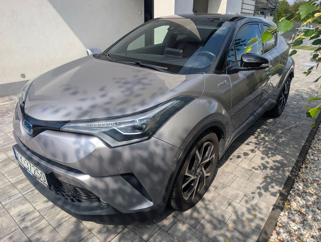 تویوتا C-HR 1.8 هیبرید سلکشن