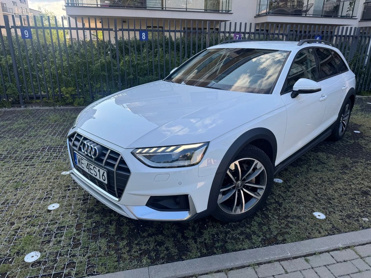 آئودی A4 آلرود 2.0 TDI کواترو اس ترونیک