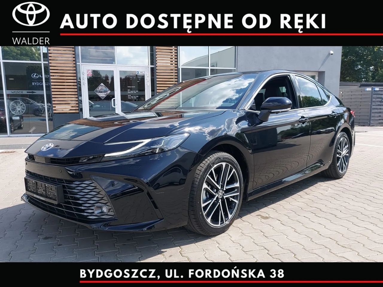 تویوتا کمری 2.5 هیبرید داینامیک فورس اکسیوتیو e-CVT