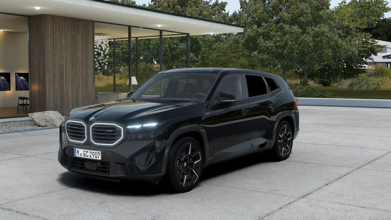 بی ام و XM 50e PHEV اسپرت