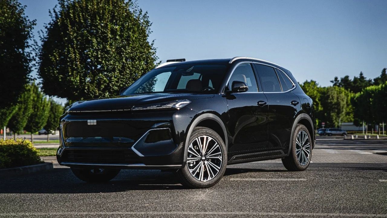 جیلی استارری EM-i 1.5 PHEV Max