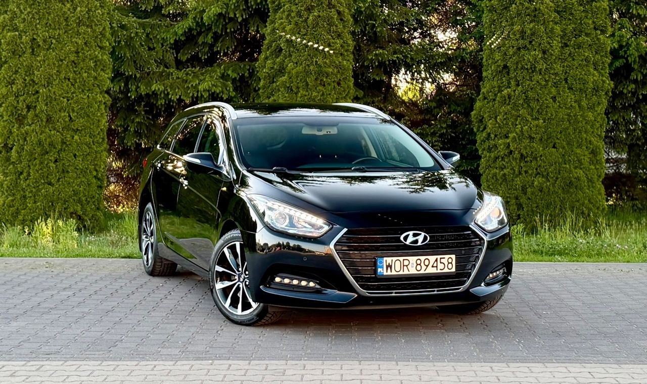 هیوندای i40 استیشن 1.7 CRDi استایل