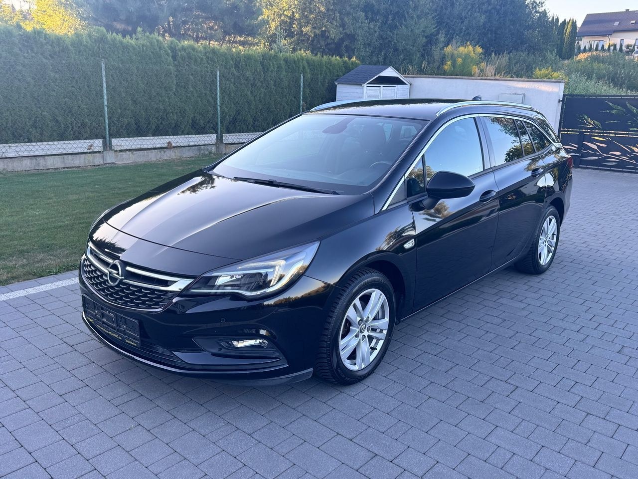 اوپل آسترا 1.6 CDTI داینامیک