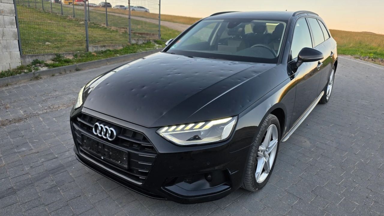 آئودی A4 آوانت 40 TDI اس ترونیک اسپورت