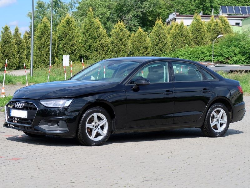 آئودی A4 لیموزین 35 TFSI mHEV ادونسد اس ترونیک