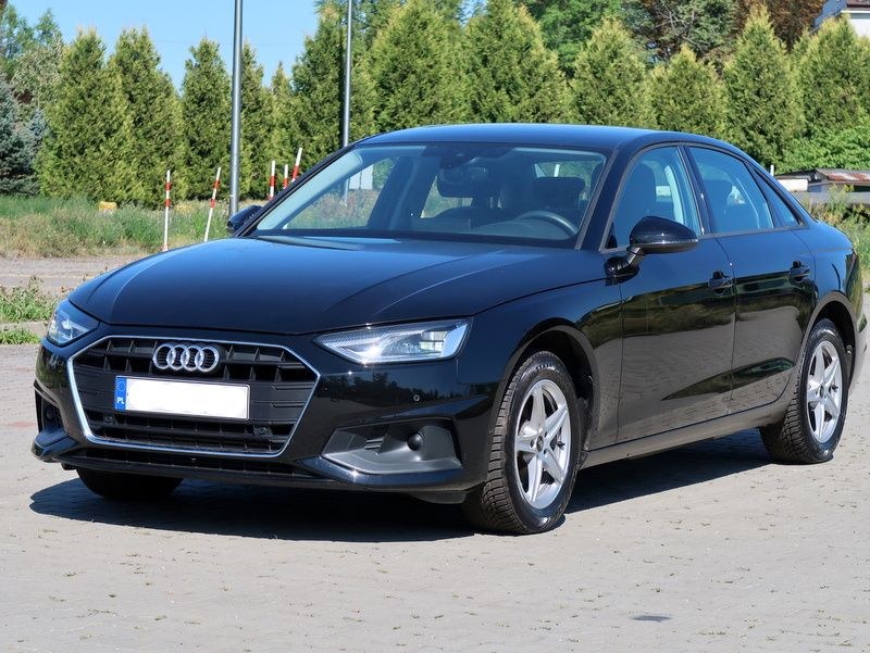 آئودی A4 لیموزین 35 TFSI mHEV ادونسد اس ترونیک