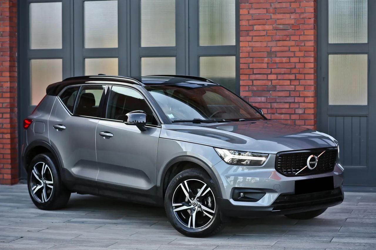ولوو XC 40 D3 AWD گیرترونیک آر-دیزاین